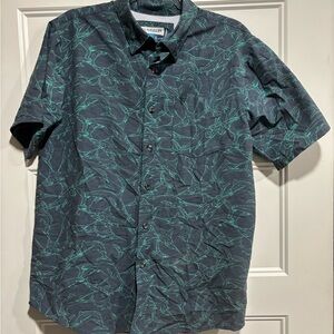 Men's Blue and Green Sword fish patterned Magellan Fishing Shirt Size Small
